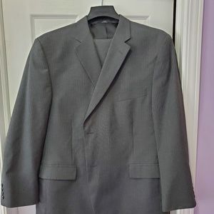 Hagar Charcoal Gray Pinstripe Suit 50R